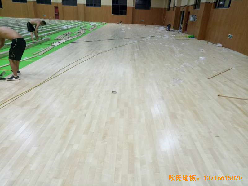 浙江臺州路北街道籃球館運(yùn)動(dòng)地板鋪設(shè)案例4