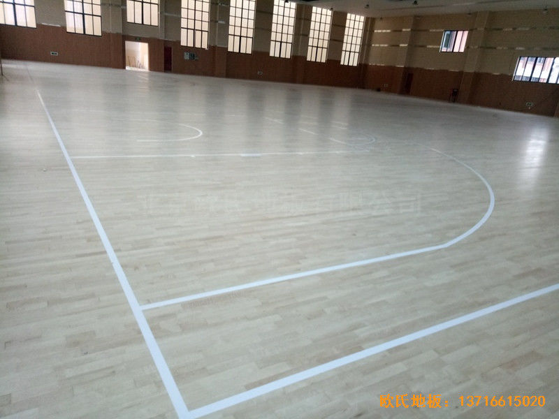 浙江臺州路北街道籃球館運(yùn)動(dòng)地板鋪設(shè)案例5