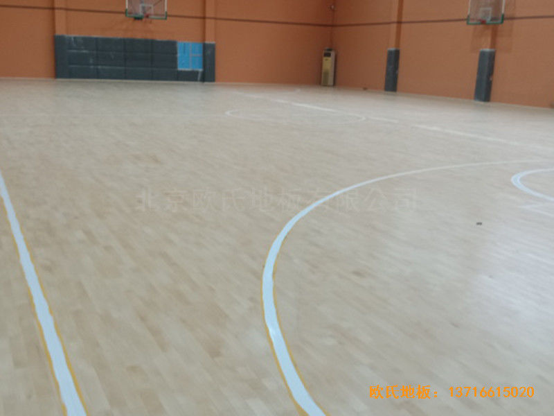 湖北武漢實驗外國語學校籃球館運動地板鋪設案例3