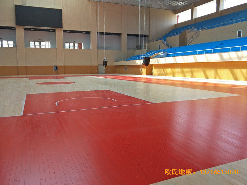 云南楚雄醫(yī)專學院籃球館體育地板安裝案例5