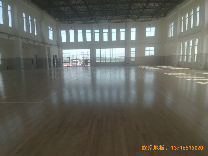 山東沾化第三實驗小學(xué)體育館運動木地板鋪裝案例0