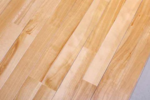 看看NBA場(chǎng)館用的木地板，你那只能叫磚！