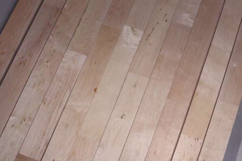 學(xué)?；@球館木地板，這些要看仔細(xì)了