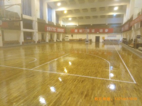 山西璐安集團(tuán)籃球館運(yùn)動(dòng)木地板鋪裝案