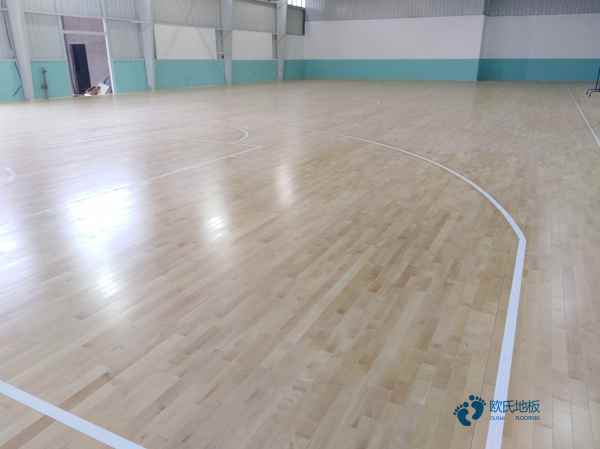 定制運(yùn)動木地板要注意什么