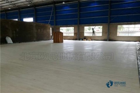 學(xué)校籃球場(chǎng)館木地板生產(chǎn)工藝