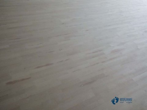 學(xué)?；@球館木地板施工步驟