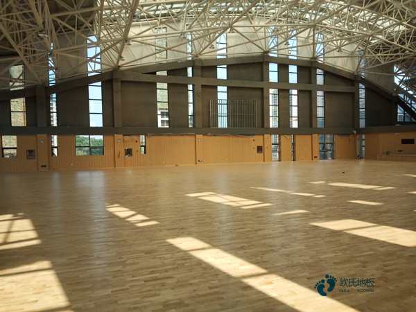 25厚運(yùn)動(dòng)場館木地板什么牌子好3
