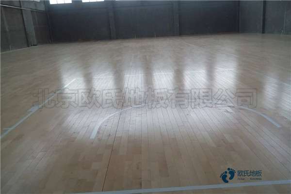 籃球運(yùn)動木地板施工費(fèi)用多少錢2